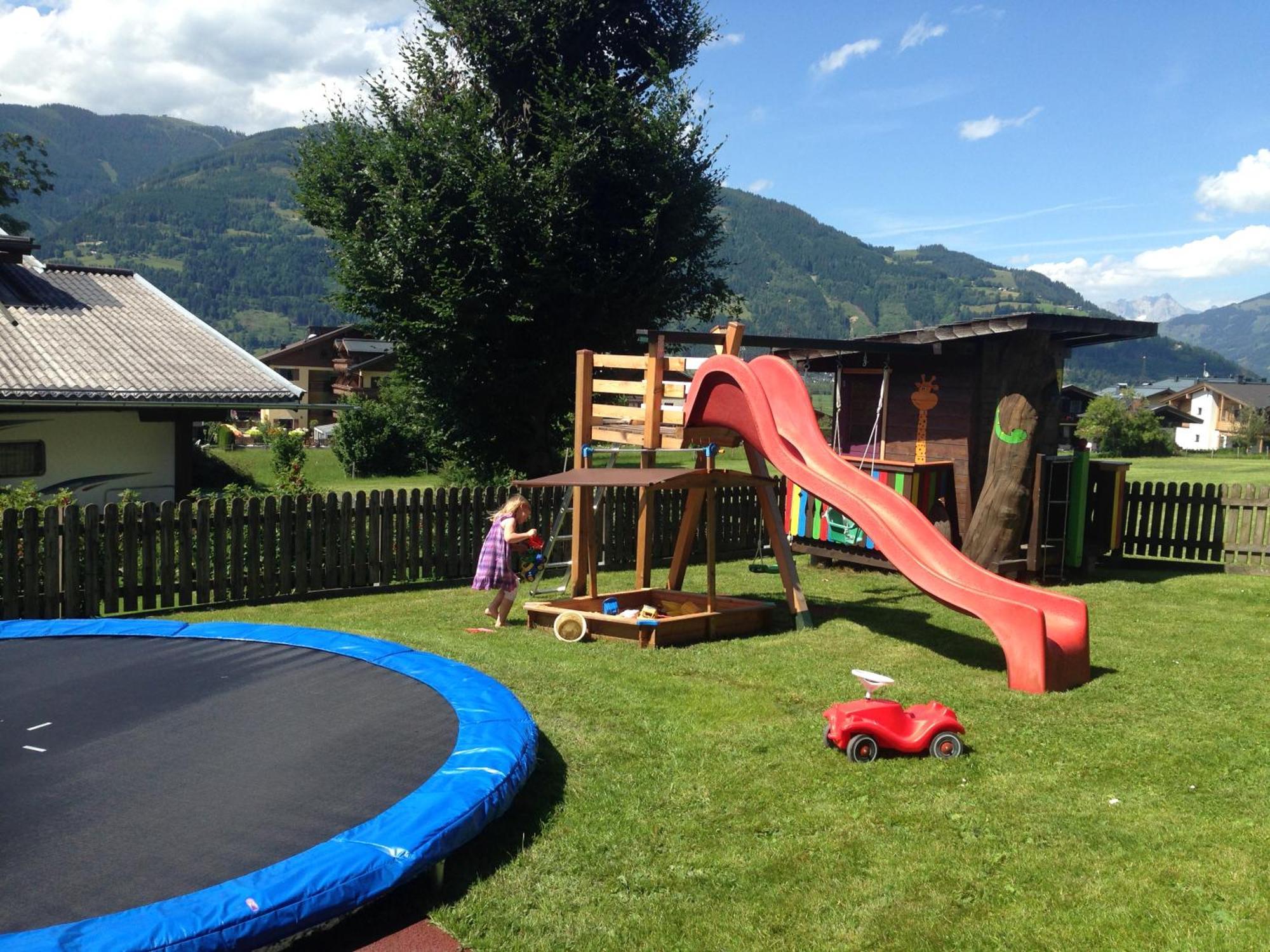 Haus Voglreiter - Inkl Sommerkarte, Zentrale Und Ruhige Lage, Garten Mit Spielplatz Kaprun Exterior foto